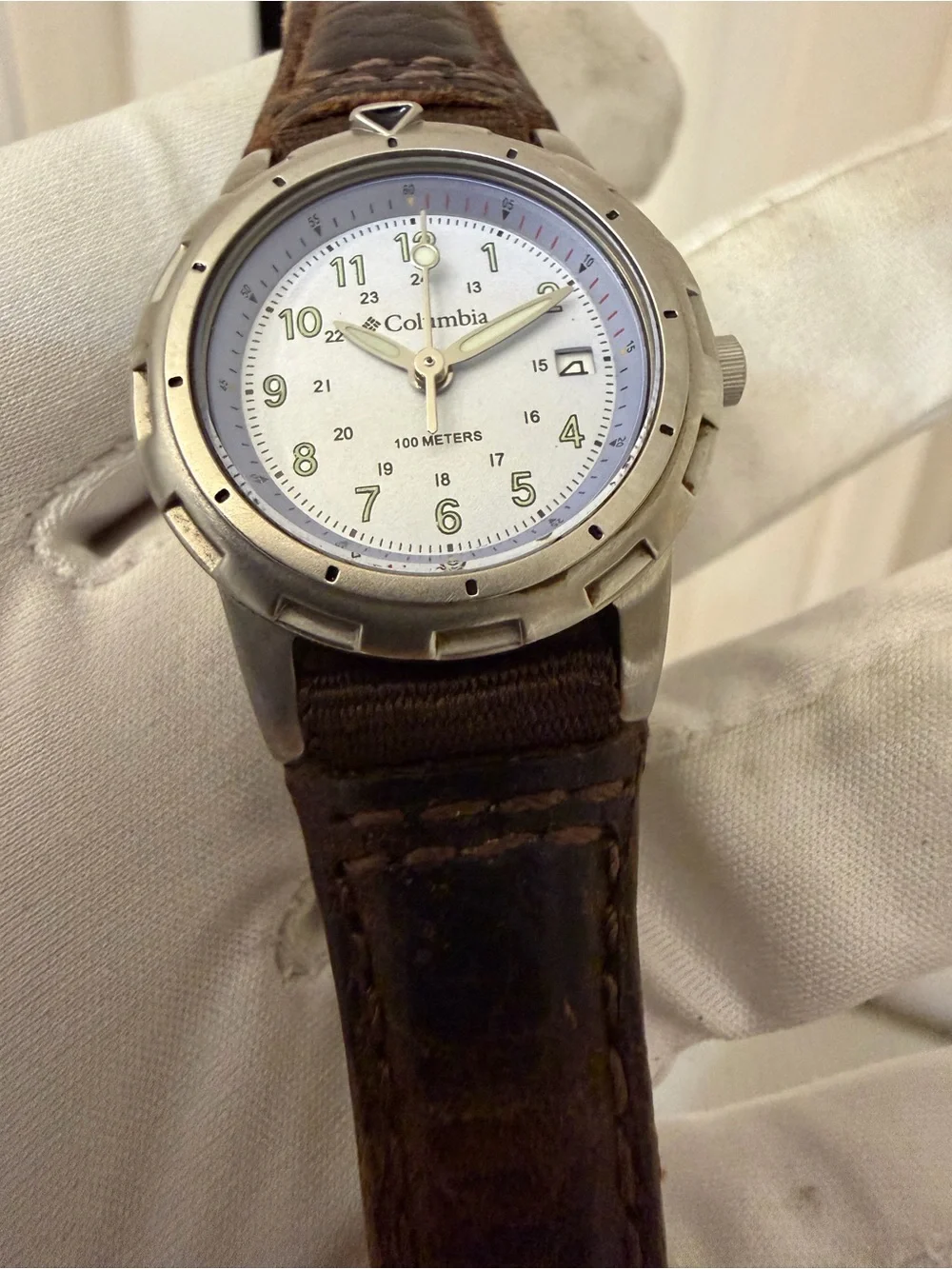 Vintage Columbia Sportswear CL-7308 Field Watch White Dial 100M Stainless Steel